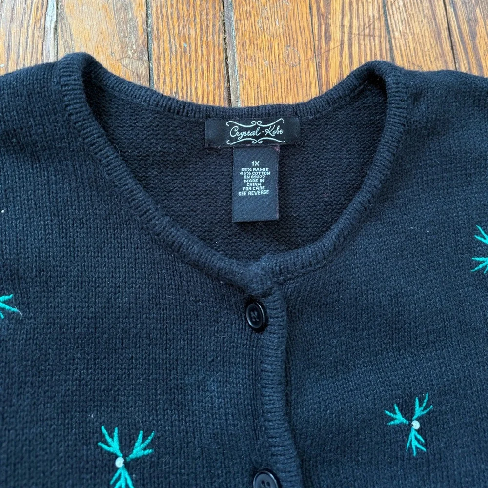 Crystal Kobe Poinsettia Christmas Sweater - Picture 4 of 9